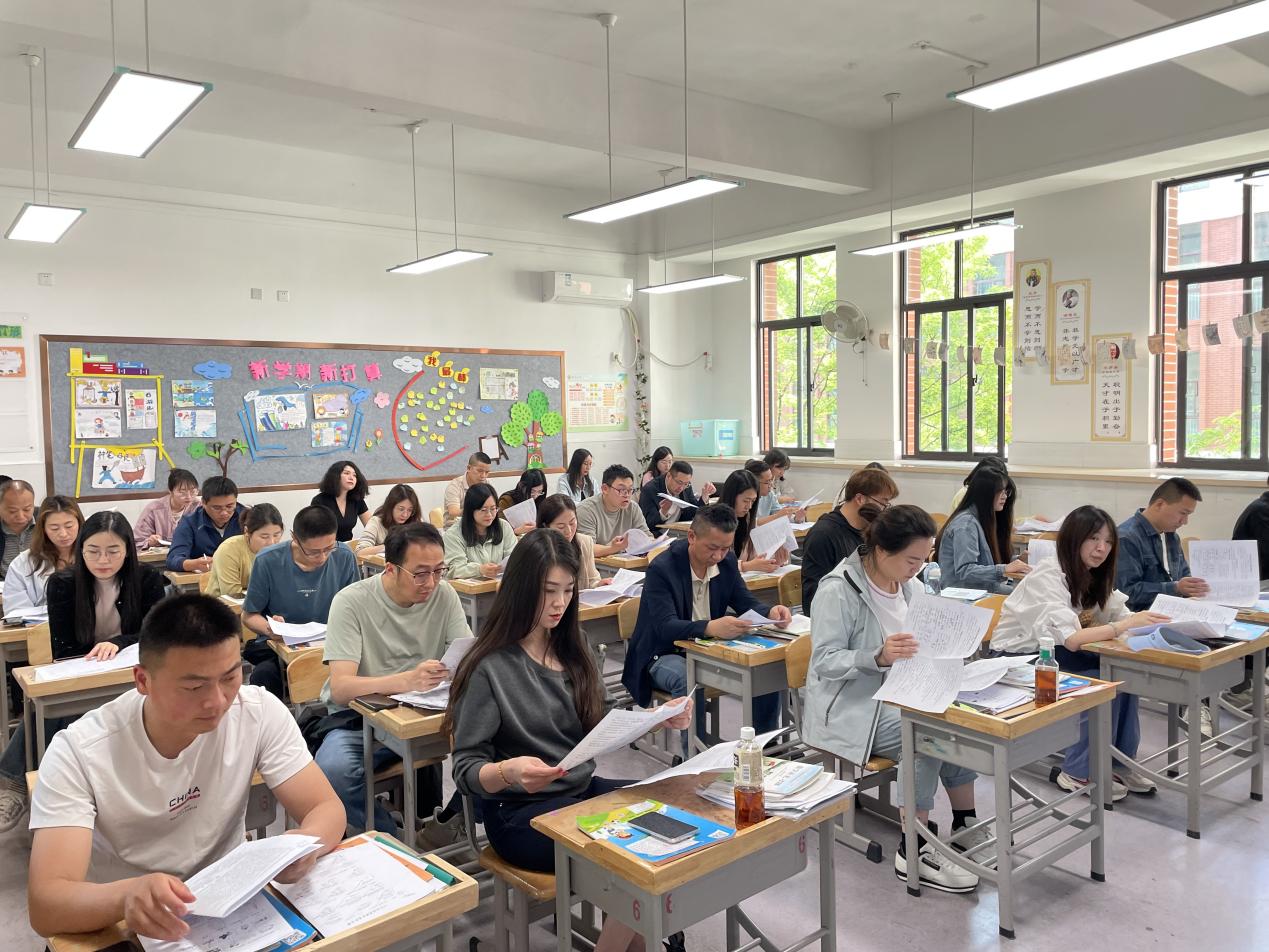 2025.4.25 2024-2025第二学期家长会新闻稿_html_7143a50e.jpg