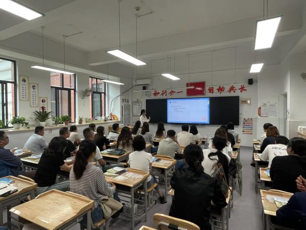 20240514期中家长会_html_m62daef78.jpg