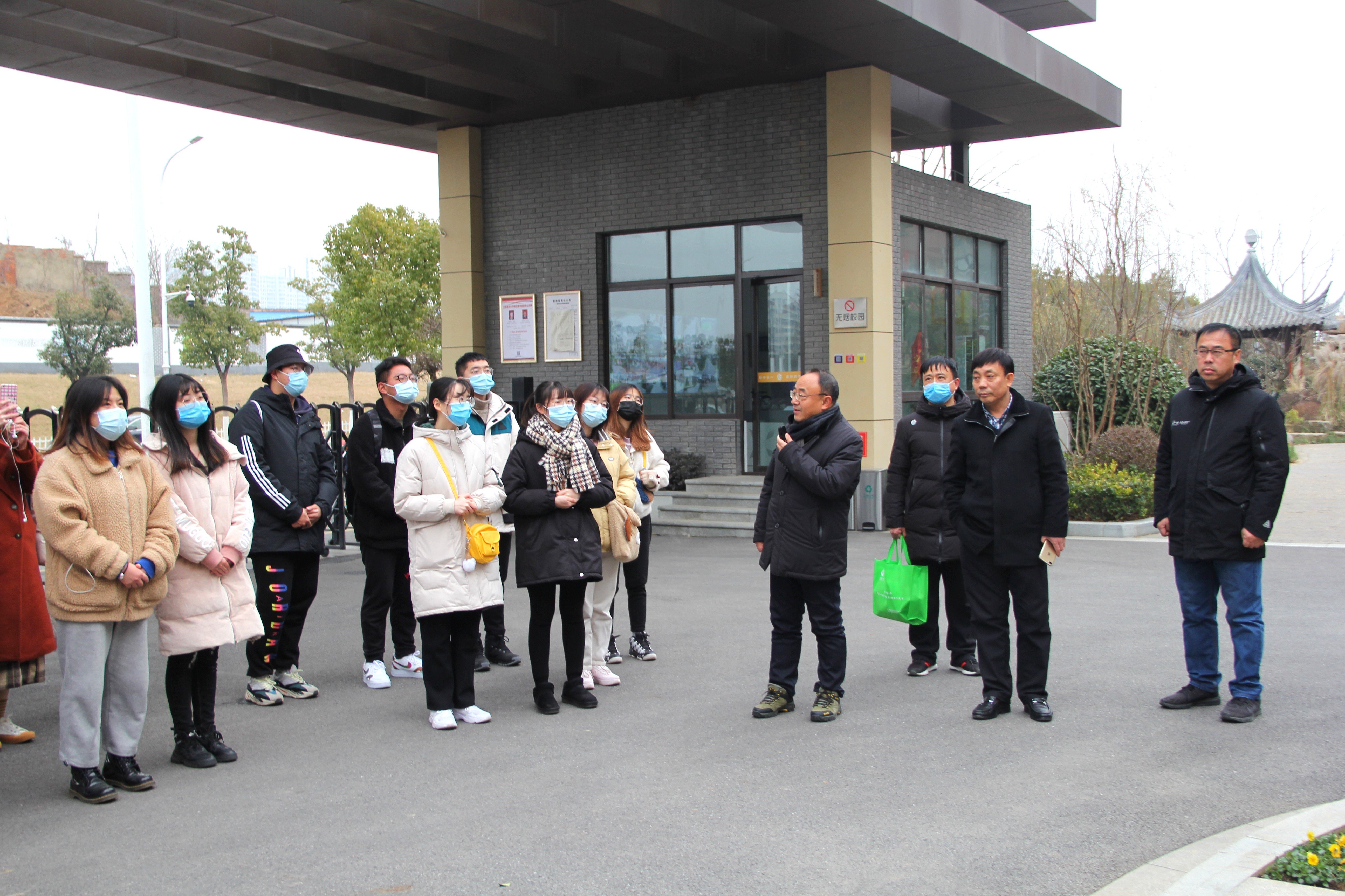【知行晓庄】有凤来栖 霞满天下——记南京晓庄学院2021届毕业生行走晓庄小学