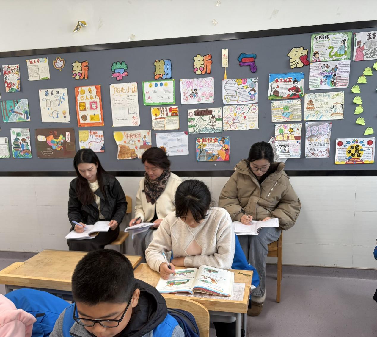 活动报道:探究单元主题意义 共研单元整体教学20251126_html_8d282a9.jpg