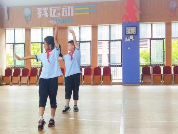 晓庄小学武术操团体项目比赛报道1_html_m78415a0a.jpg