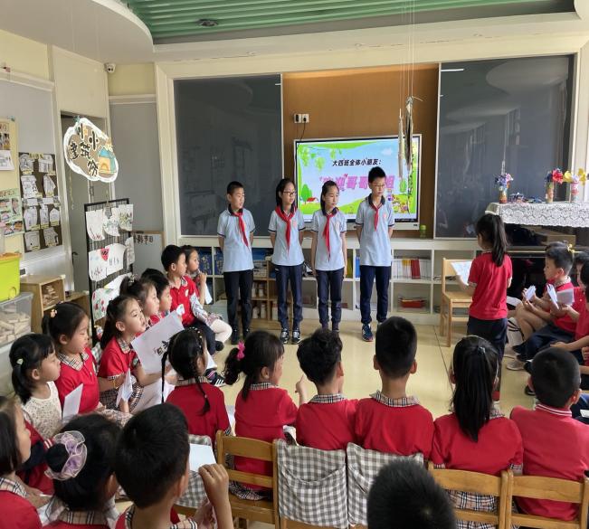 小小先生手手相牵   心心相印步步向前——记入燕子矶幼儿园交流活动_html_m7569f15d.jpg