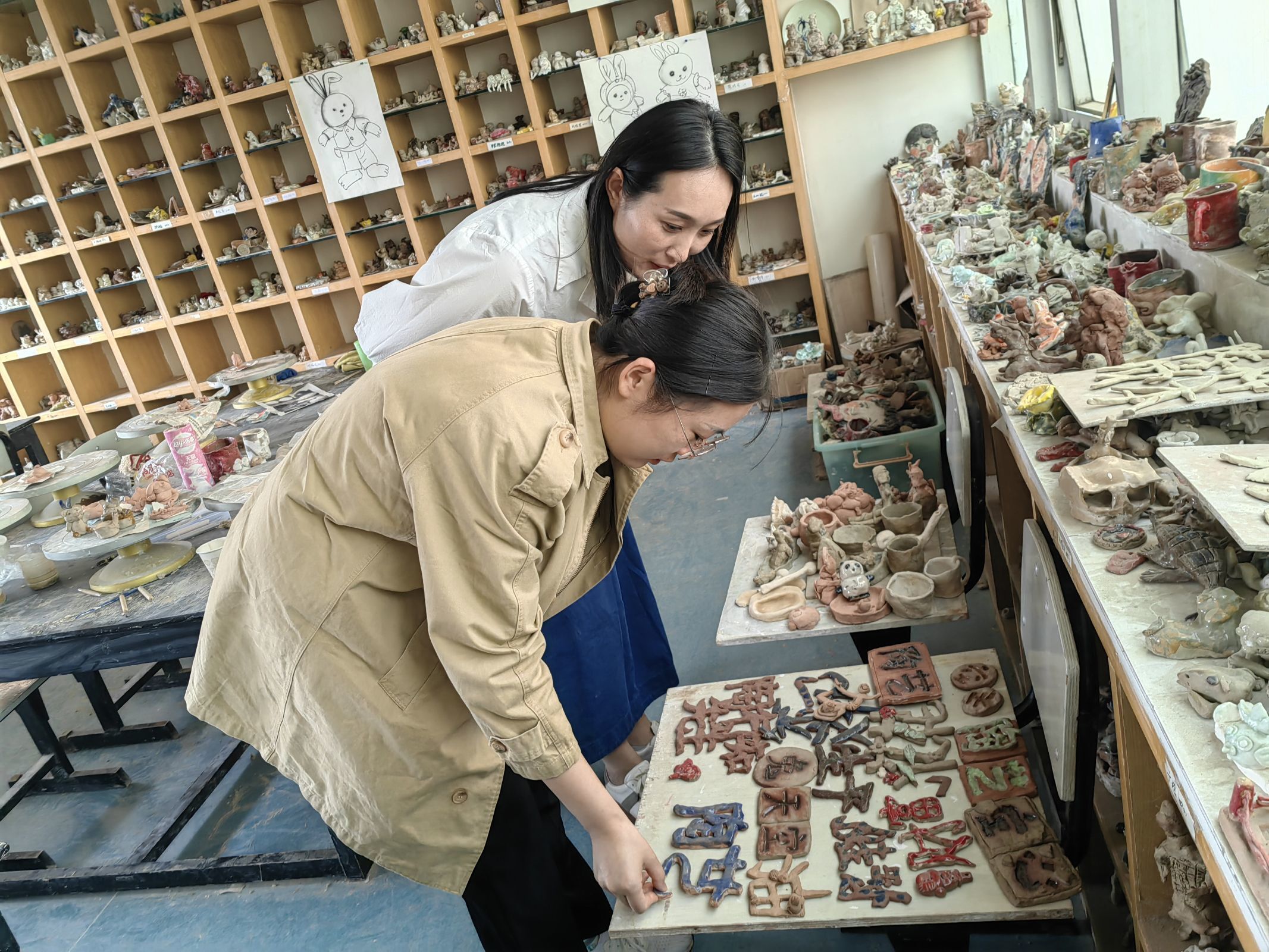20231018-1篇 深耕陶艺  以研促学 (1)_html_42328e70.jpg