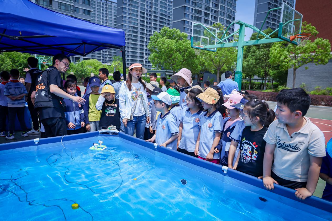 科技节4.30(1)_html_169588c0.jpg