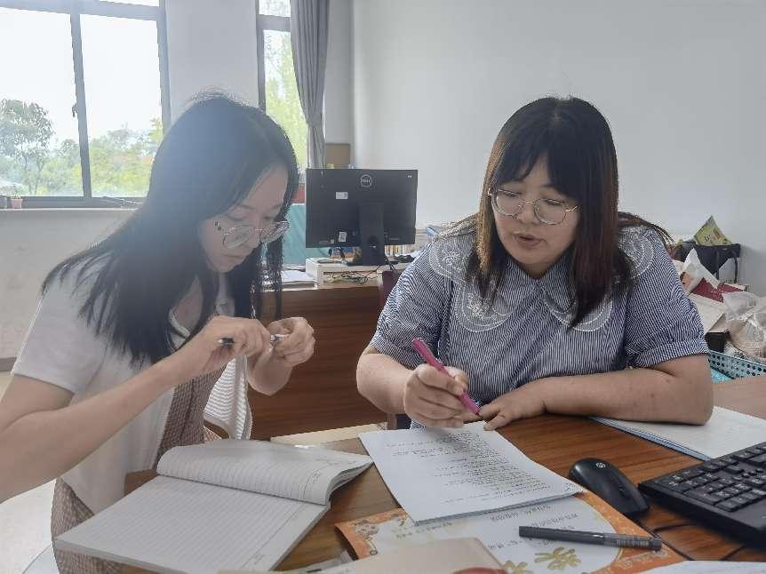 定级课新闻稿_html_mb012b46.jpg