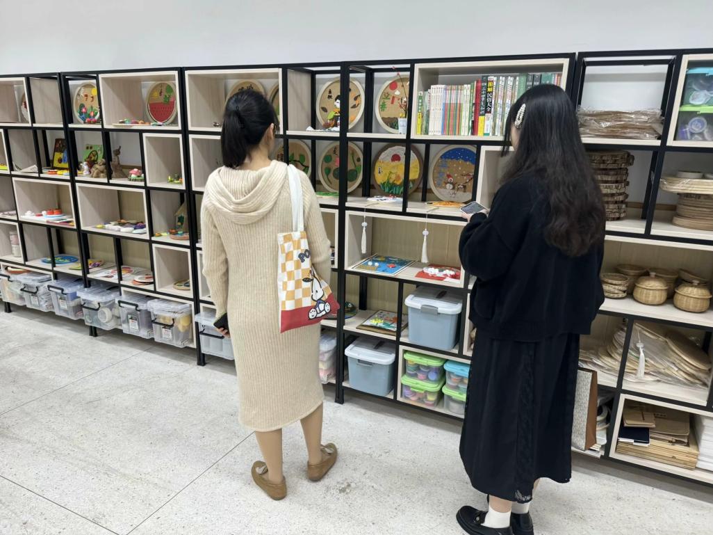 20231027美术观摩学习活动 (1)_html_m2d8b29f7.jpg