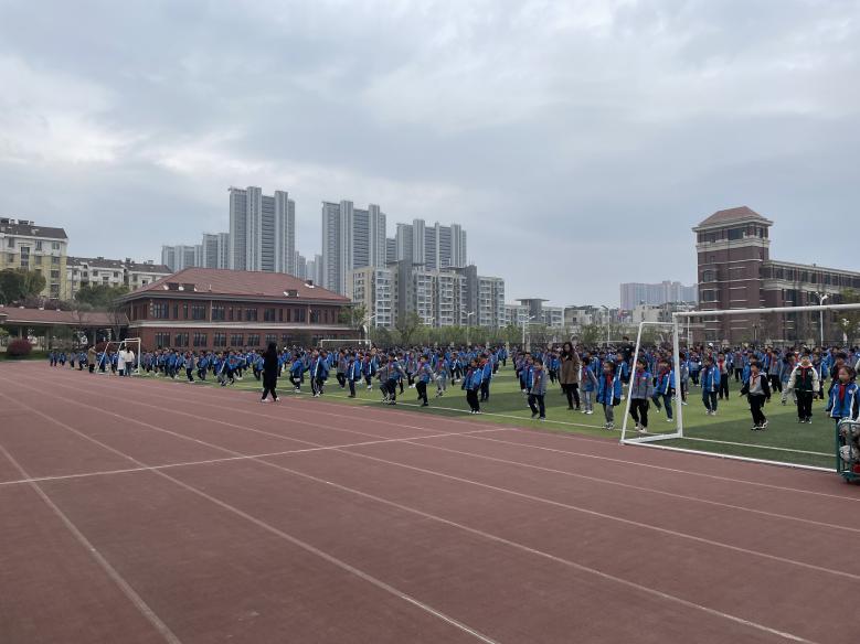 快乐体验 筑梦成长——栖霞区燕子矶幼儿园参访小记_html_65314df.jpg