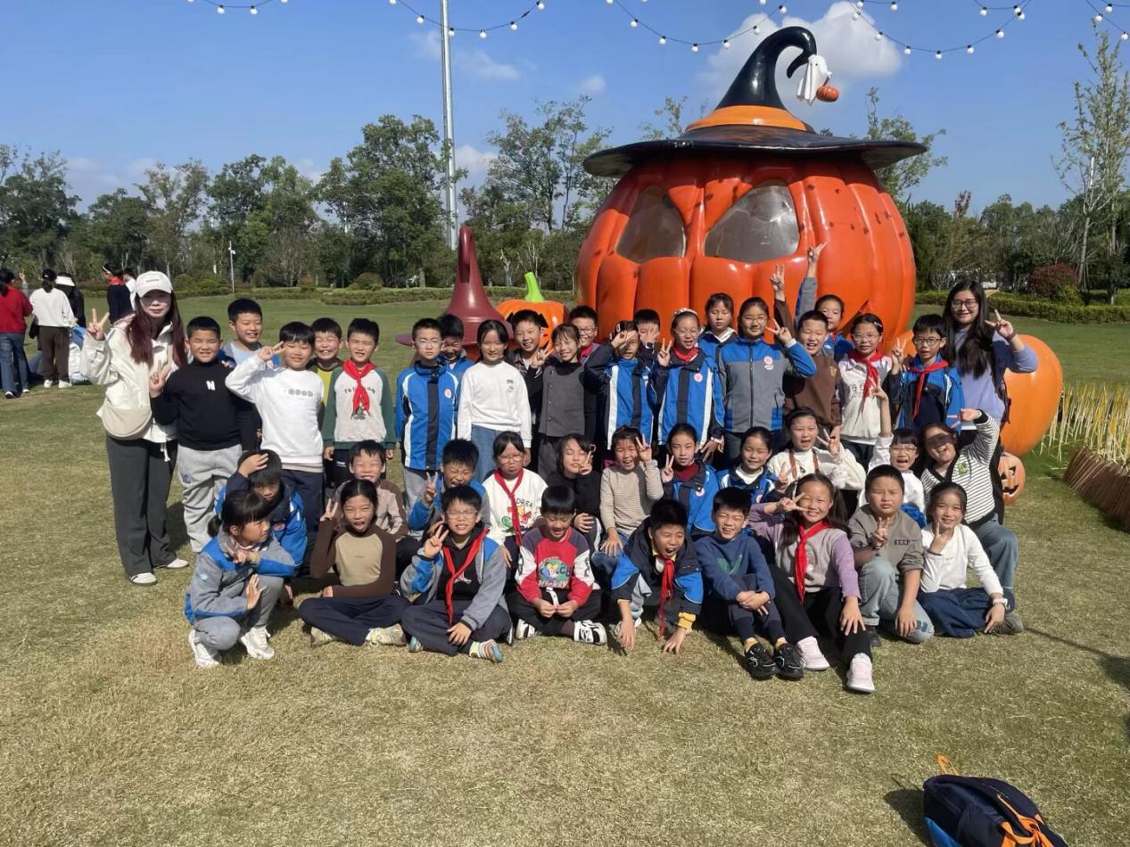 2025.10.24秋游_html_m6bc13ca1.jpg