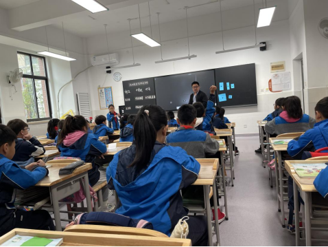 专家指导引航向 磨课研课促成长347.png