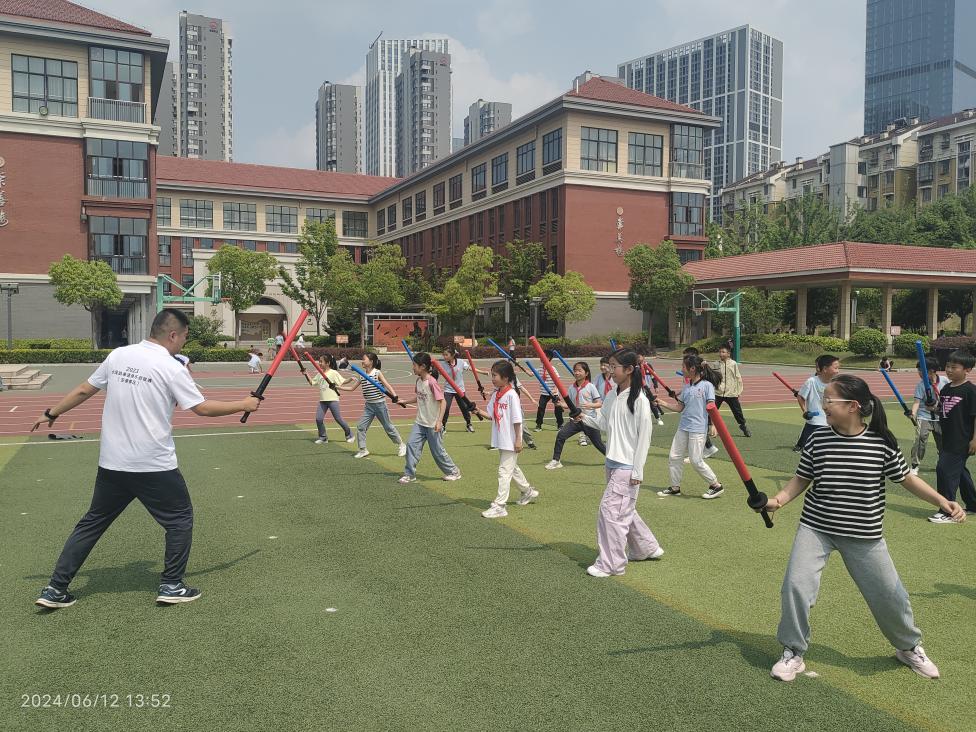 短兵校本研修简报_html_m21681333.jpg