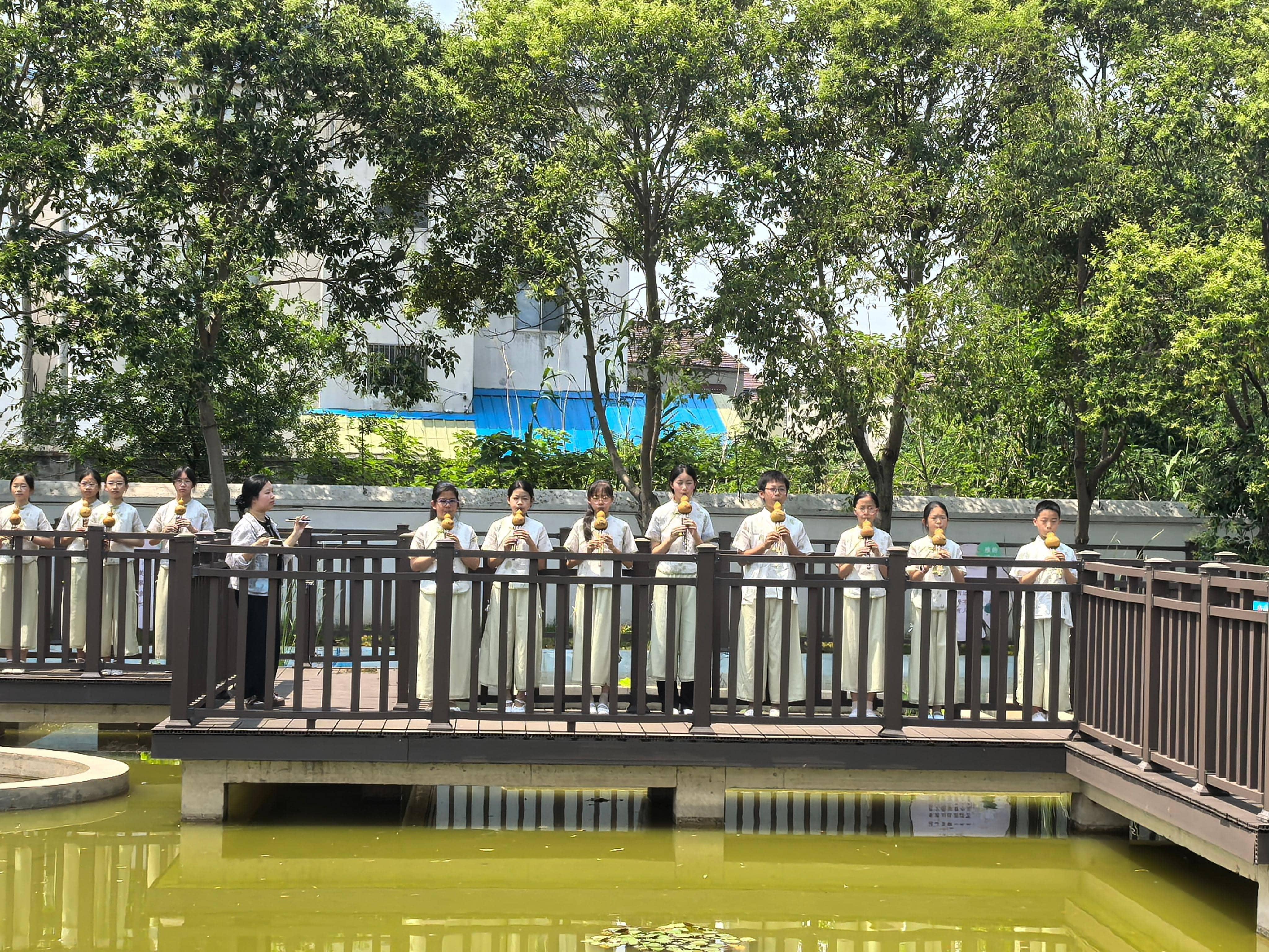 南京市栖霞区靖安小学乐动葫芦丝 欢乐庆六一_html_m2d5cc1ac.jpg