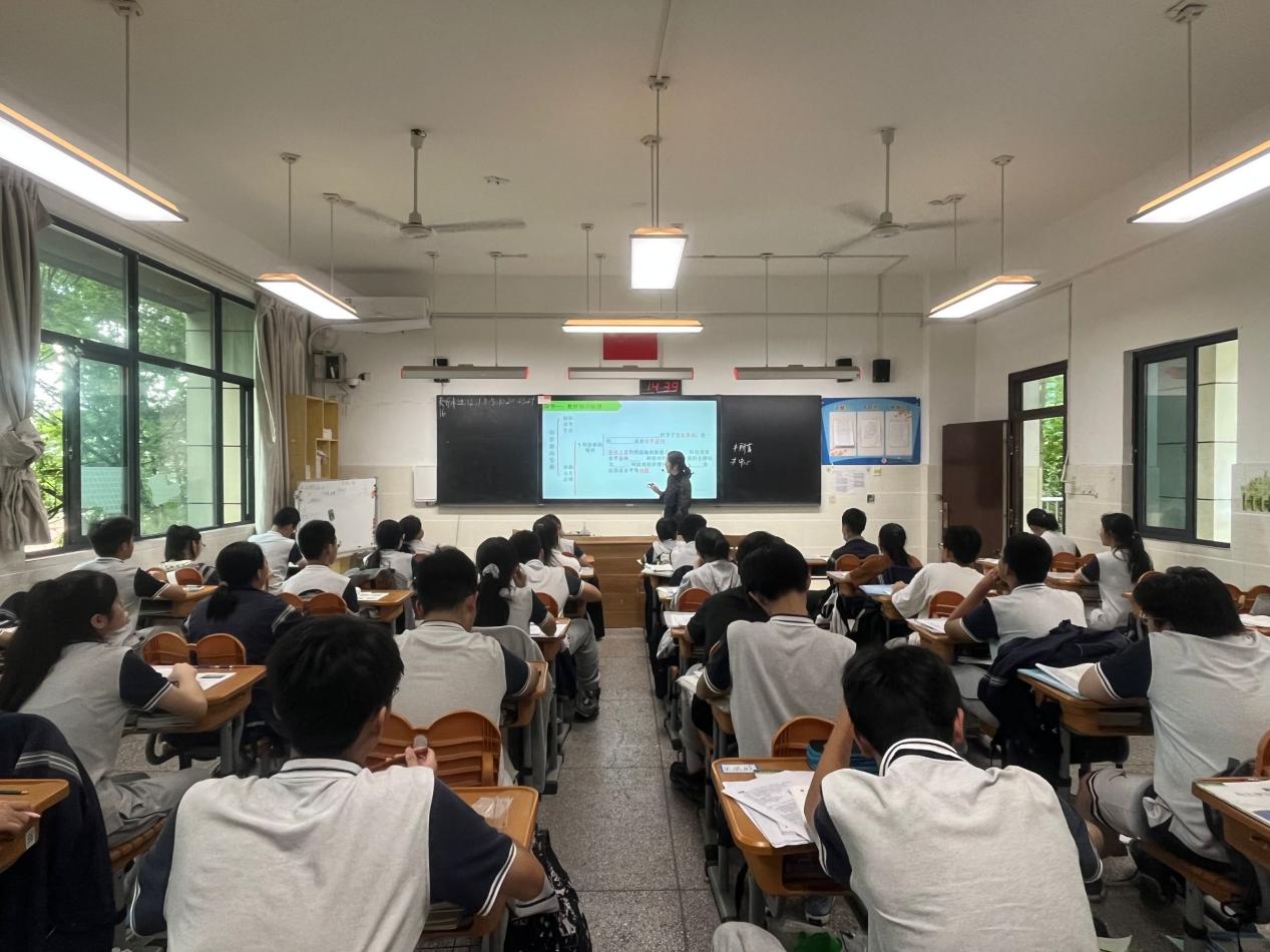 道德与法治公开课_html_1c35b95b.jpg