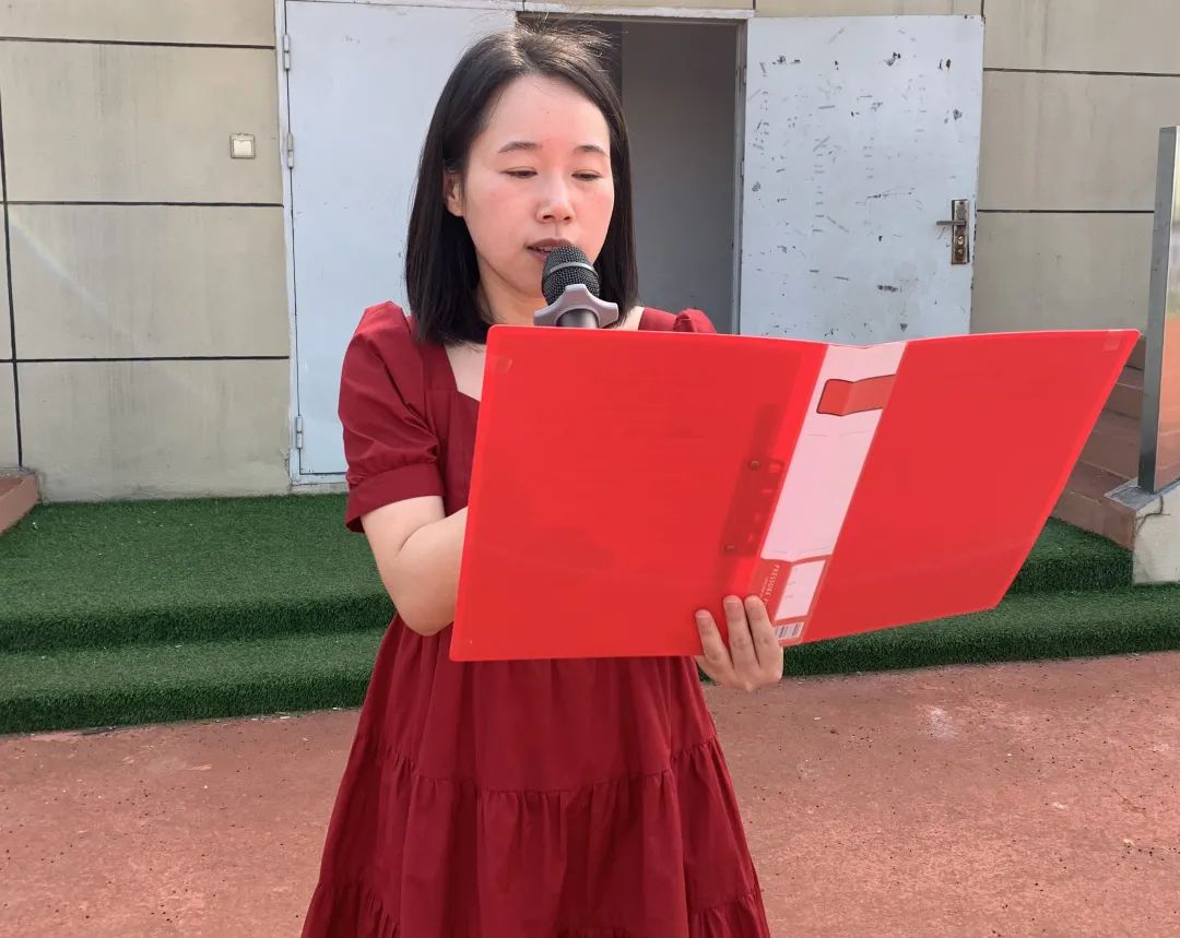 教师节报道_html_134333d6.jpg