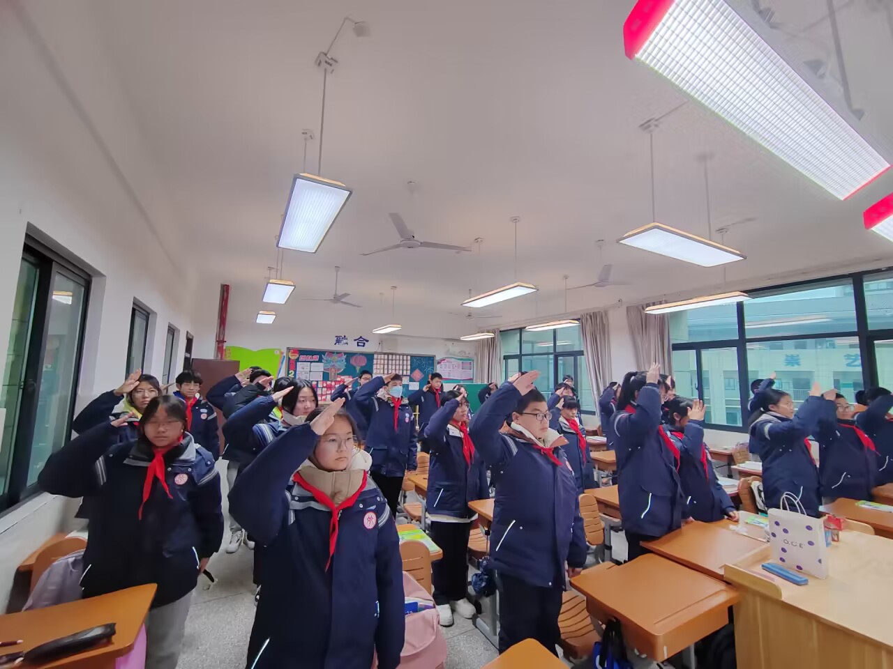 2.21开学典礼报道_html_m4fce2288.jpg