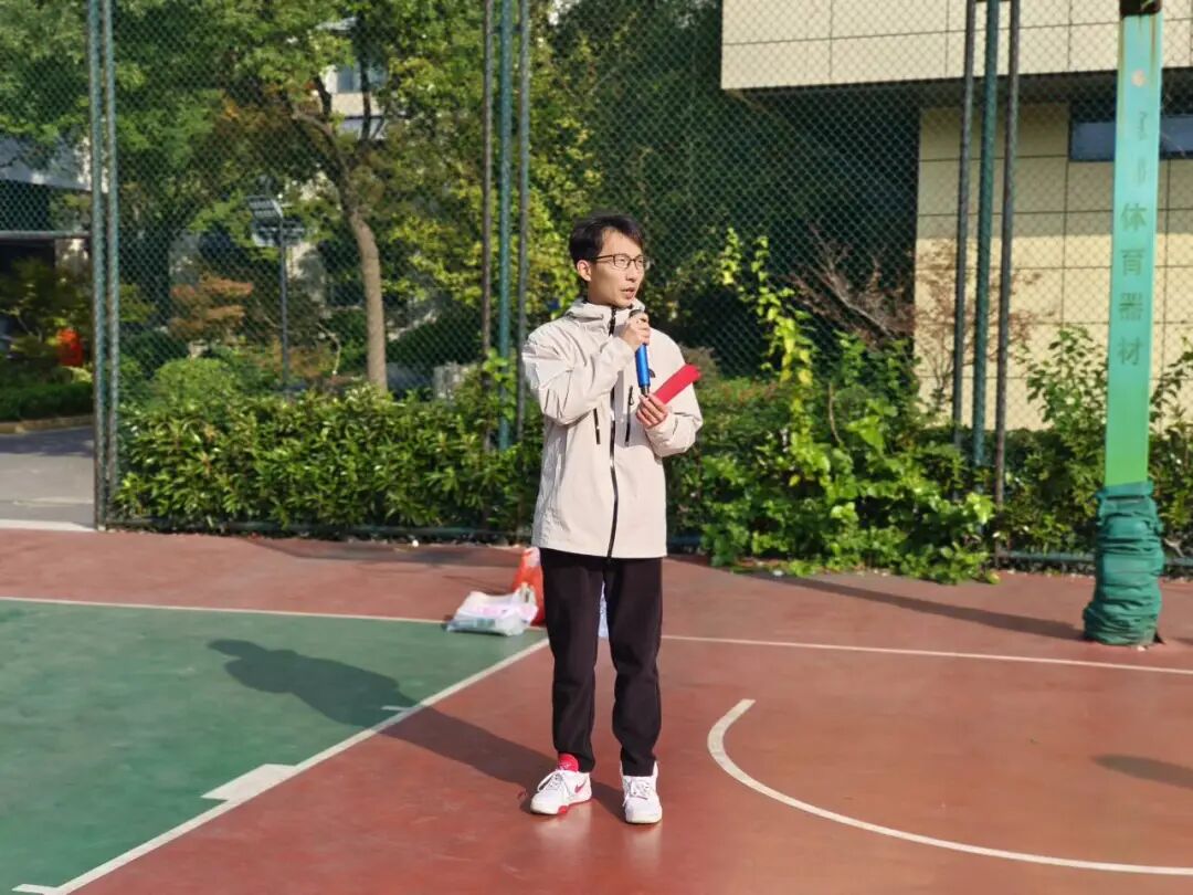 10.28【融创德育】以青春之名 向梦想冲锋——第五十三期 实初尧化晨勉_html_509f63d1.jpg