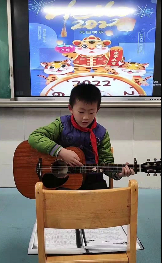 二4班迎新文艺汇演_html_m14dddb19.png