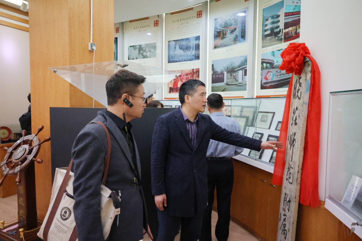 北京市海淀区中小学书记、校长到我校进行参观交流_html_28146880.jpg