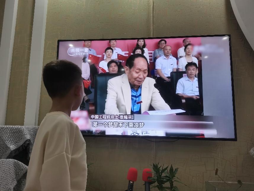 一2班五一劳动节实践活动报道_html_42eae41d.jpg
