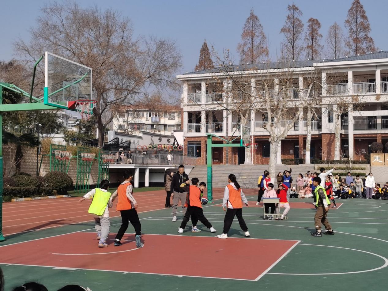 五2班12月新闻稿_html_32975a5f.jpg