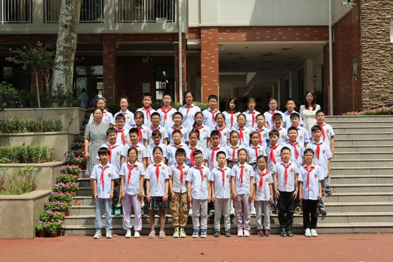 升旗仪式_html_a1acac5.jpg