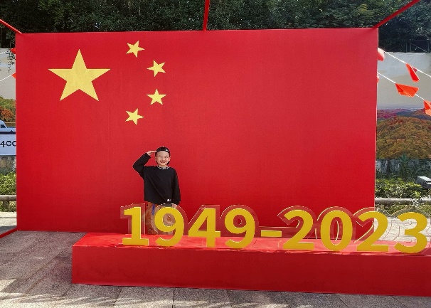 月满迎中秋 童心庆国庆--二（2）班新闻稿_html_33bba946.jpg