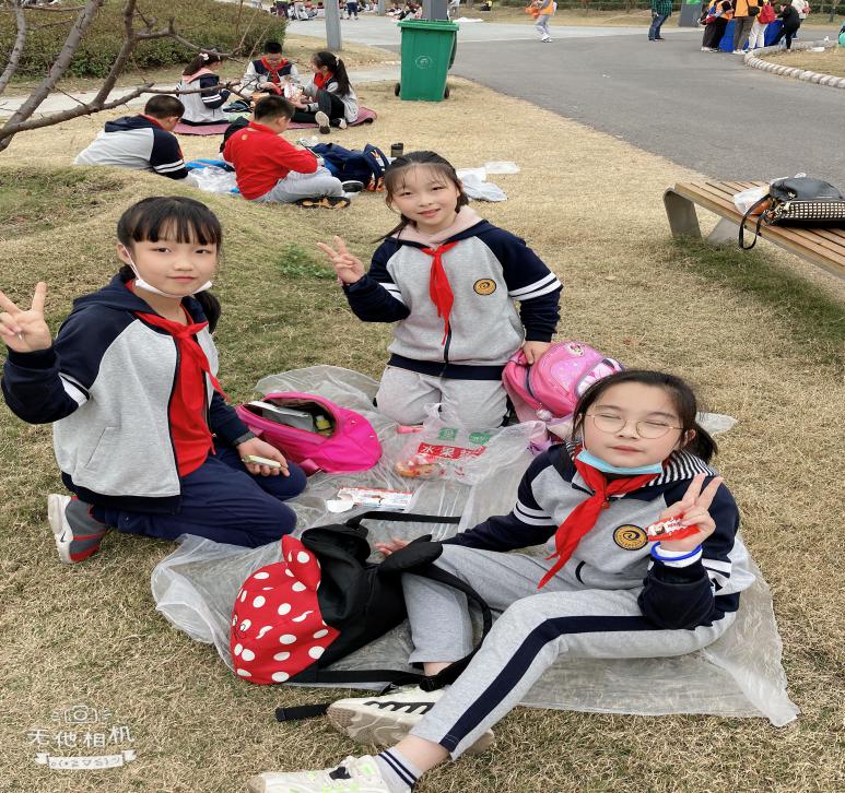 记一次快乐的秋游_html_55088011.jpg