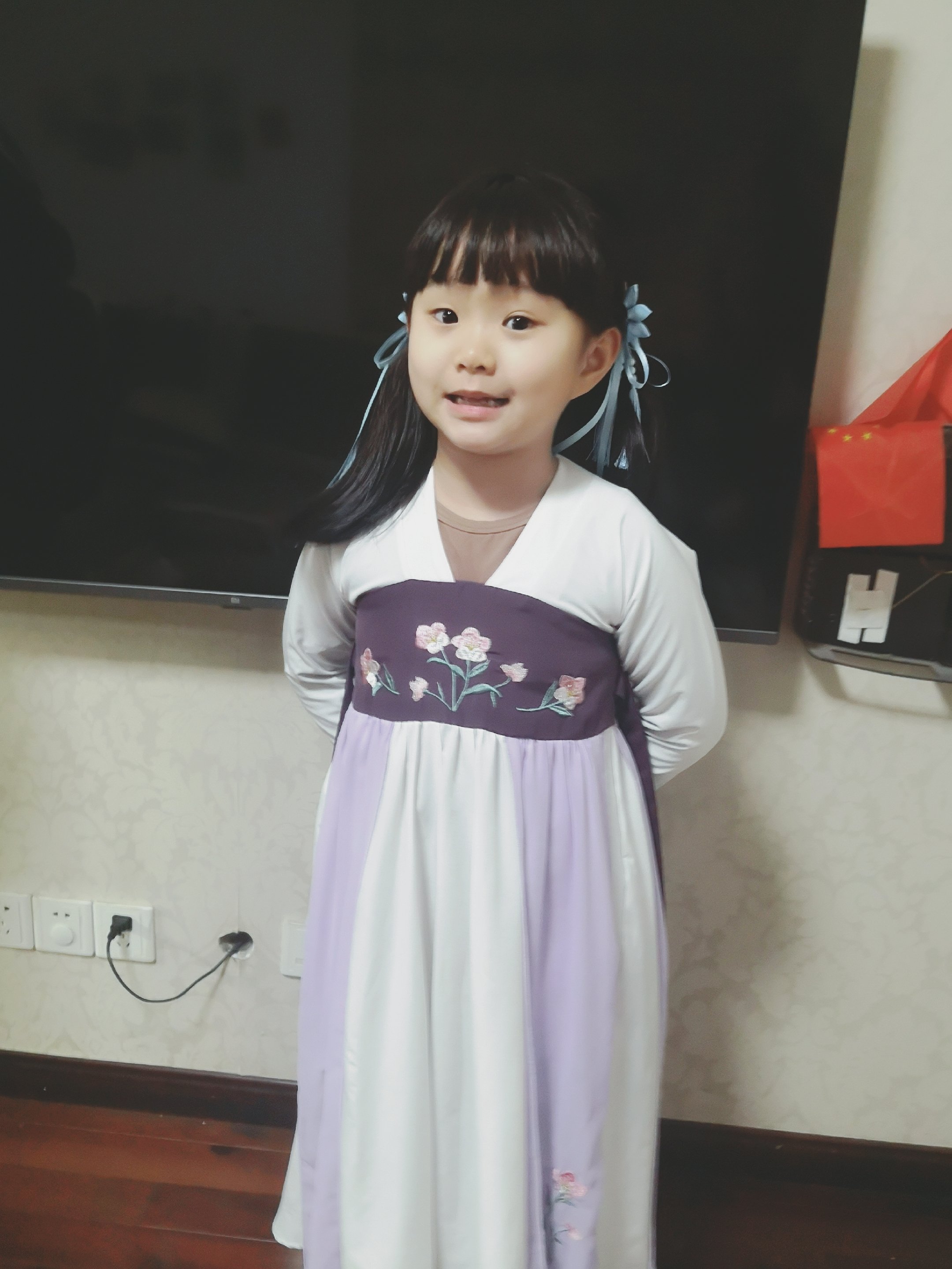 21袁思妍家庭赛诗会_html_558017cf.jpg