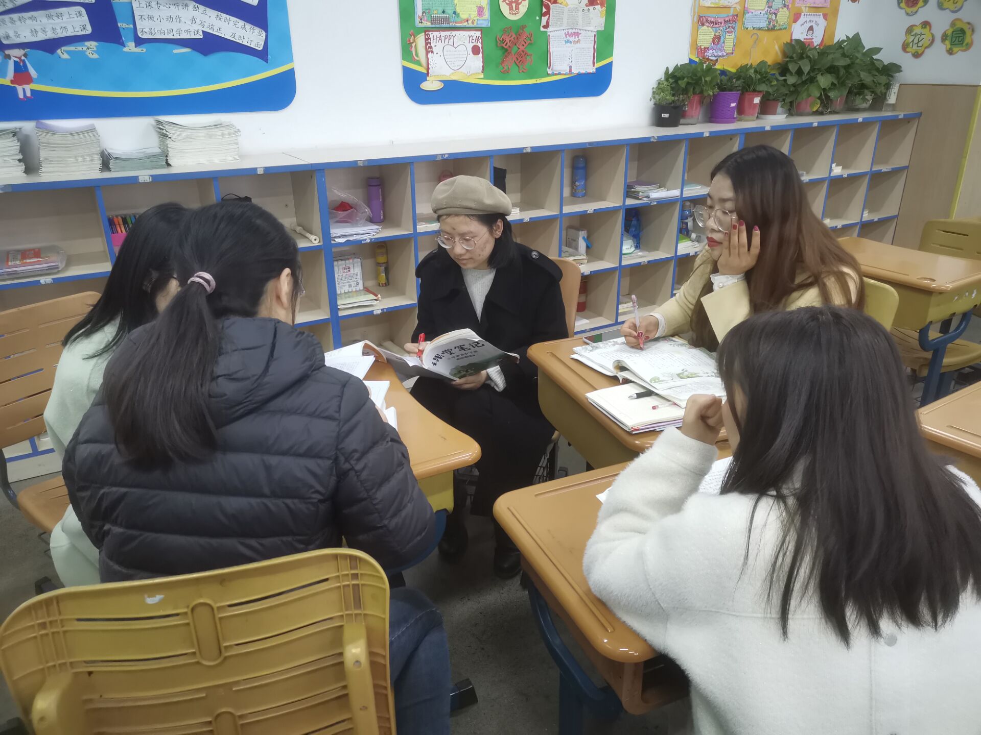 凝聚集体智慧，夯实语文课堂_html_m46ae5167.jpg
