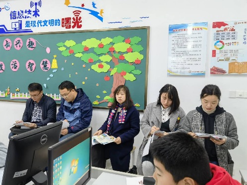 信息技术视导新闻稿（图片）_html_m69ca49bd.jpg