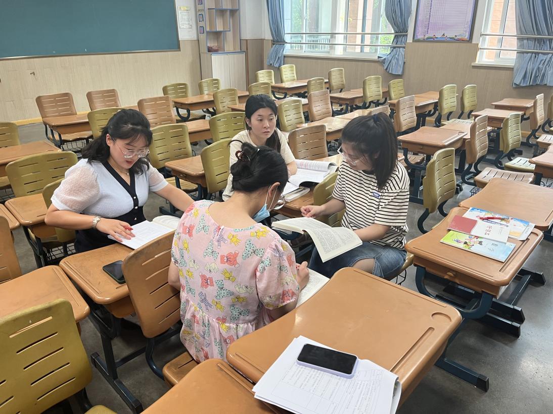 【丁香汉声·教学】期初数学组教研活动侧记_html_m3af458c5.jpg