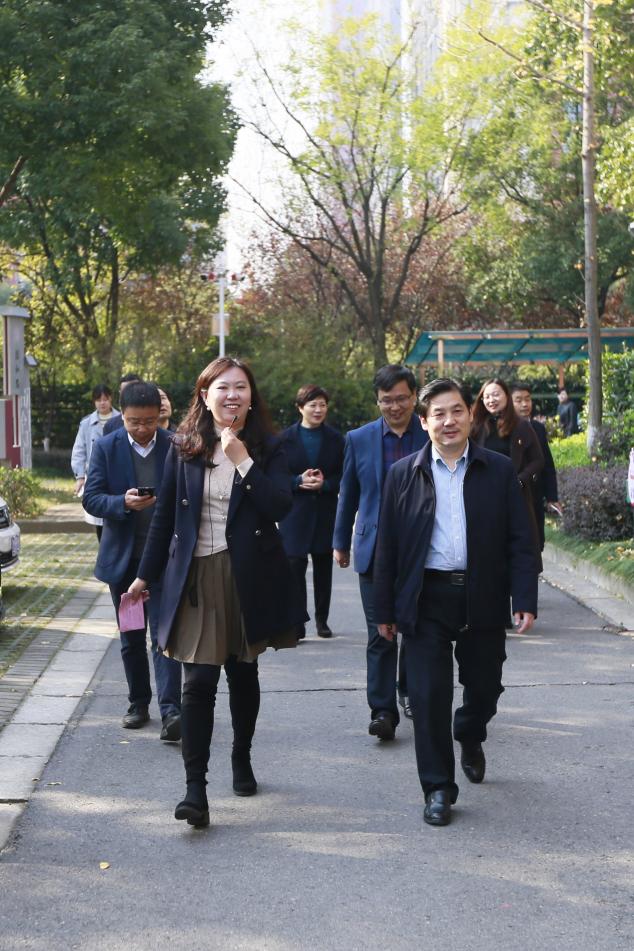 11.29省民委视察南京市丁家庄小学“红石榴家园”创建工作_html_614041e3.jpg