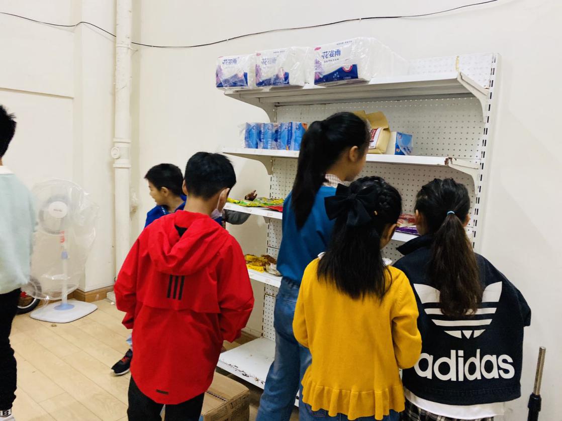 三（2）小分队“垃圾分类 青春助力 进社区“实践活动(1)_html_43bc5d8d.jpg