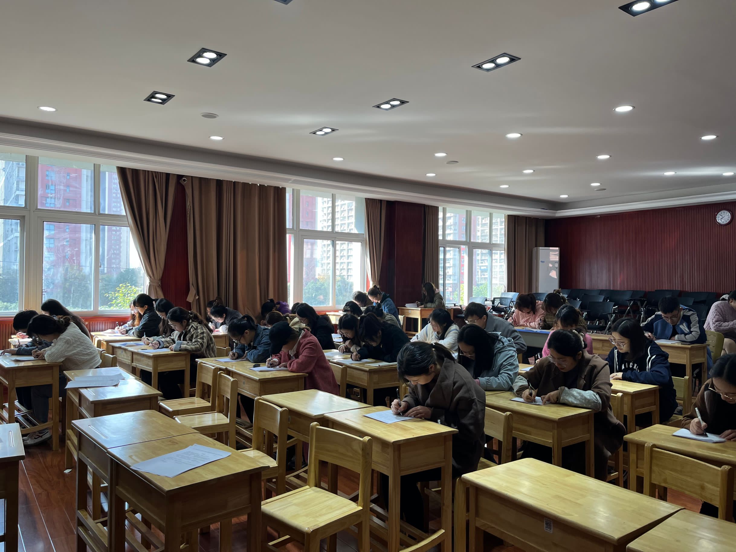 综合素养大赛报道_html_63395054.jpg