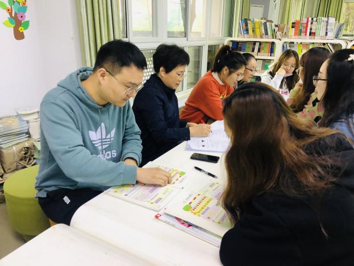 丁小数学组集体备课新闻稿_html_1304b693.jpg