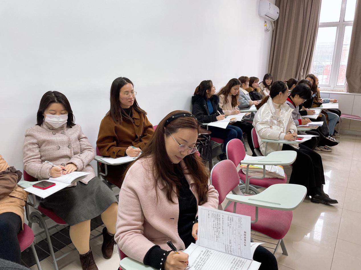2.24丁小语文示范课活动侧记_html_m59209ce2.jpg