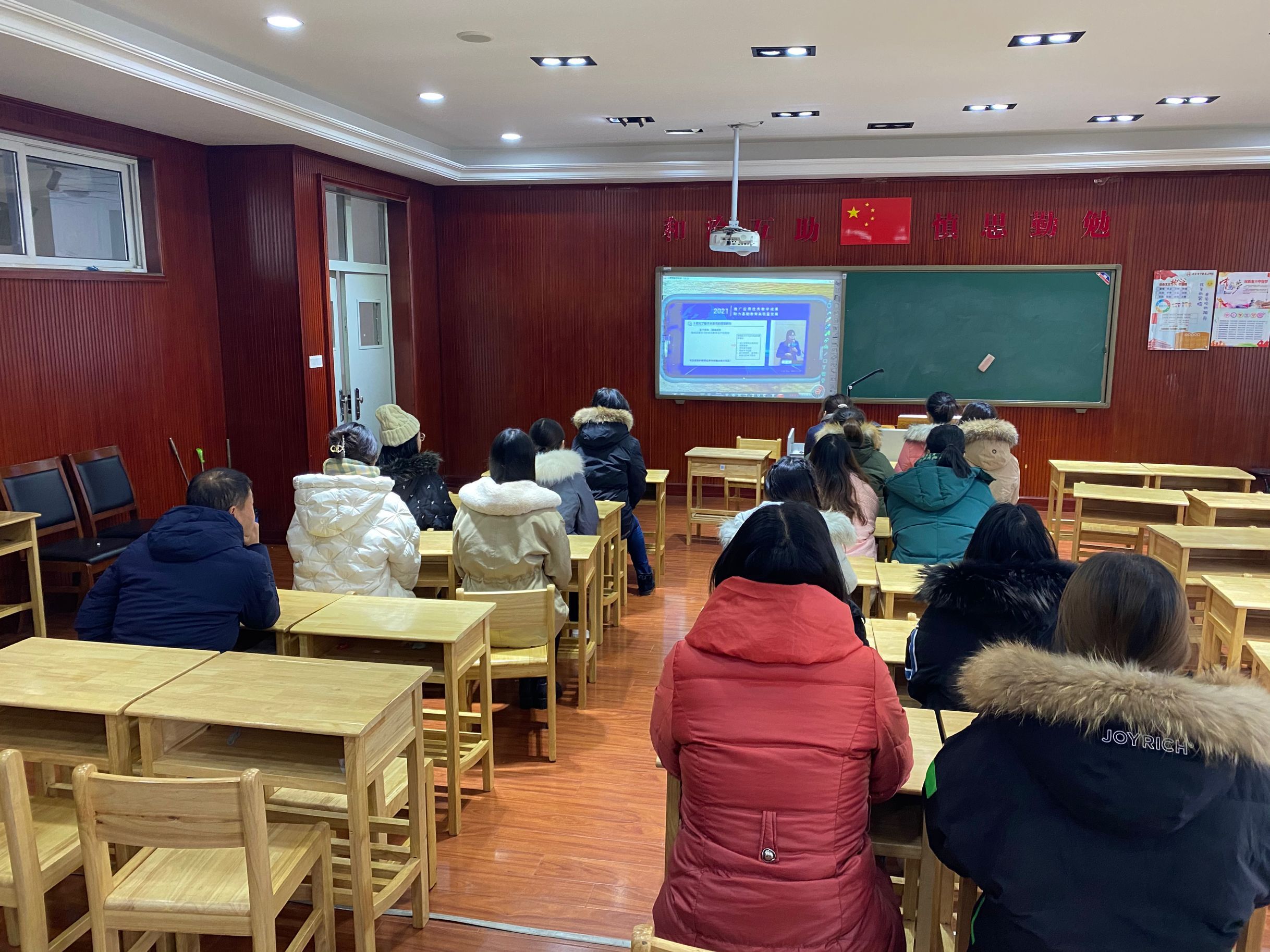 报道_html_2ccbbb44.jpg