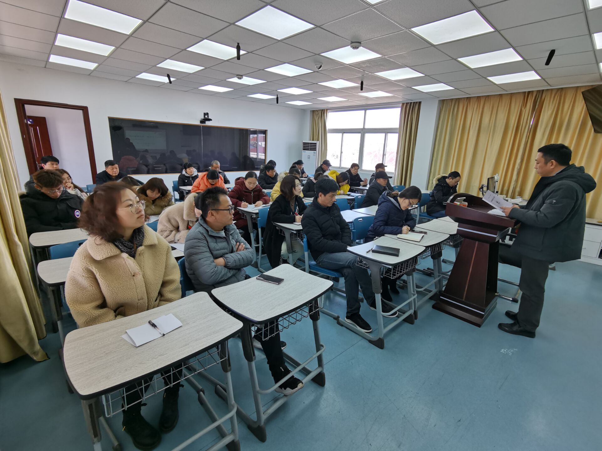 报道_html_m44f0e574.jpg