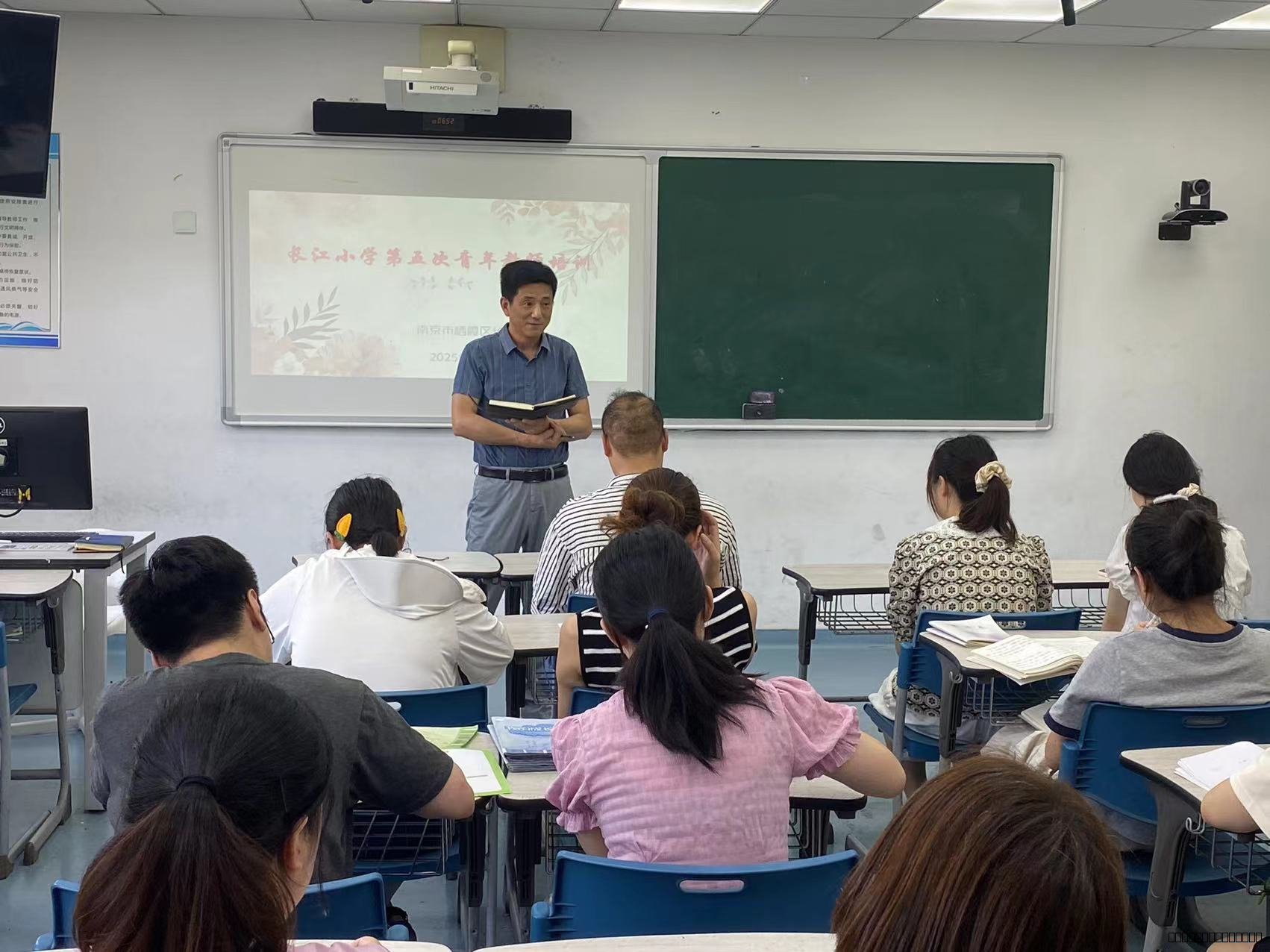 【灵慧科研·长江】点燃科研星火 共赴十五五征程  —— 长江小学六月青年教师教科研培训