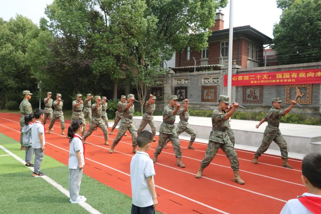 开学典礼_html_m3c8c5fc2.jpg