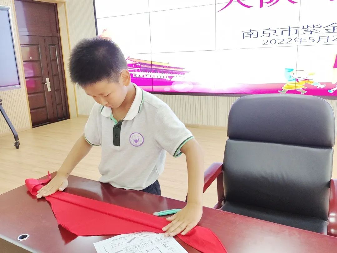 少年队_html_ma7e26eb.jpg