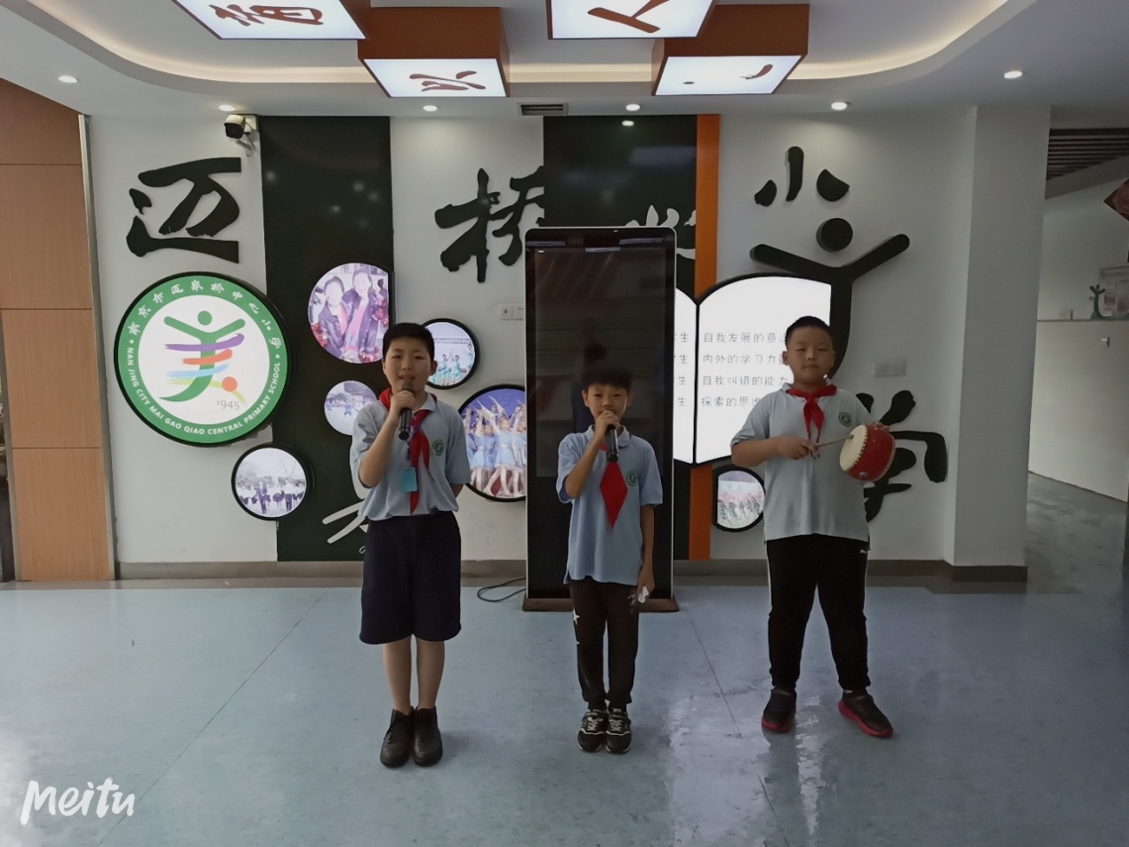 升旗仪式新闻报道_html_m6af01993.jpg