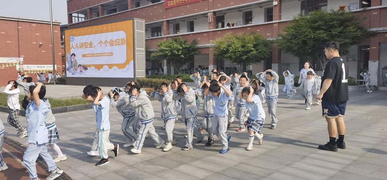 报道_html_2c0d47f4.jpg