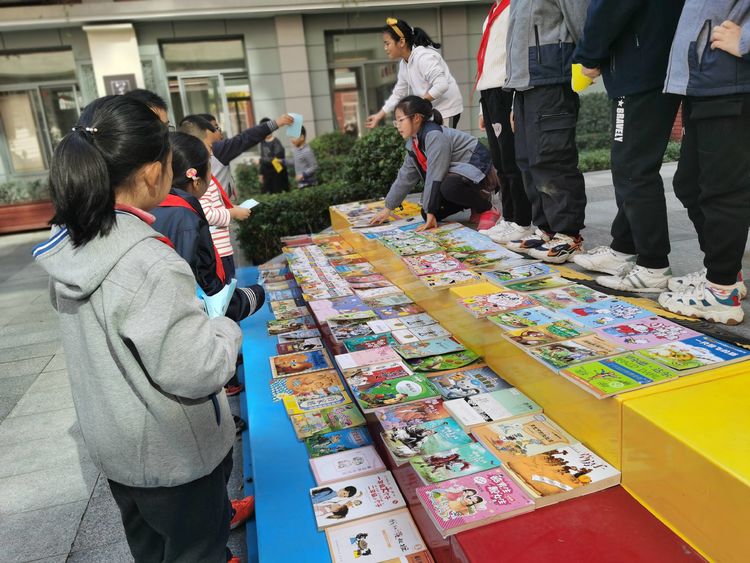 读书漂流报道_html_2cfea20d.jpg