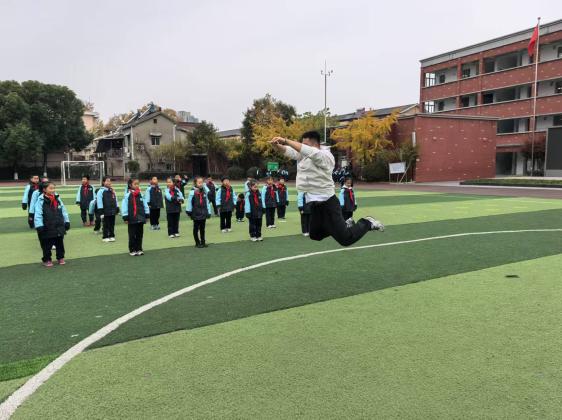 体育组报道12.3_html_m2cde8734.jpg