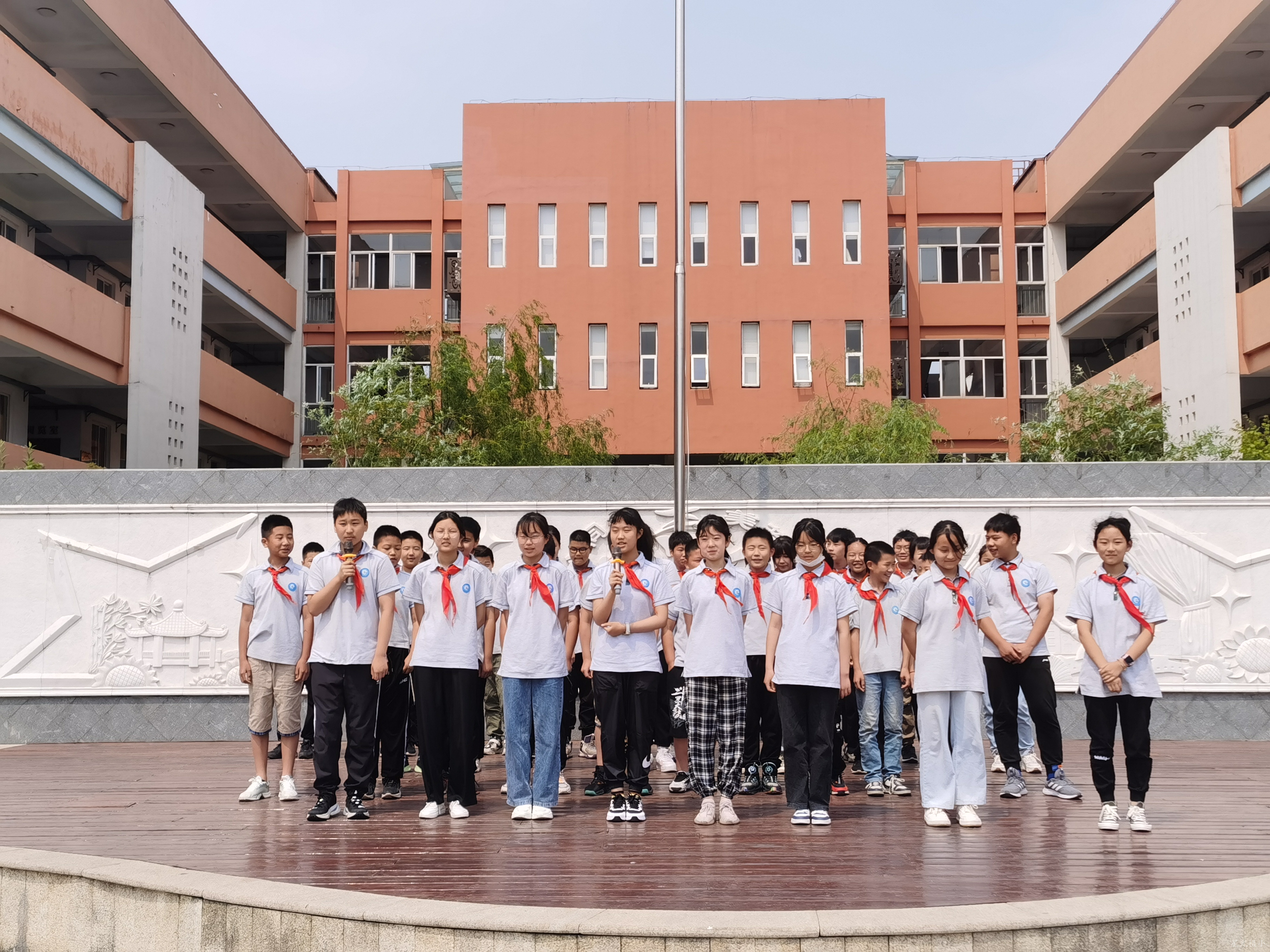 国旗下演讲.png