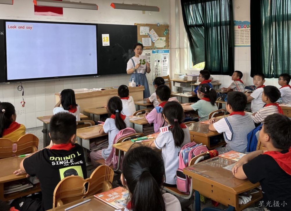 5.张挽澜老师上课.jpg