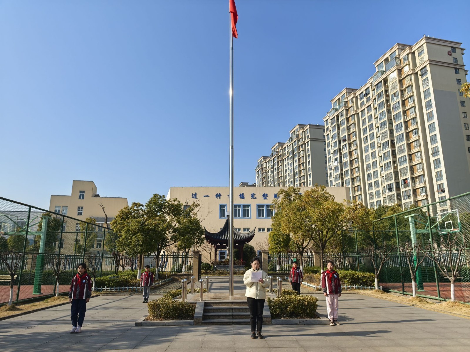 国旗下讲话.jpg