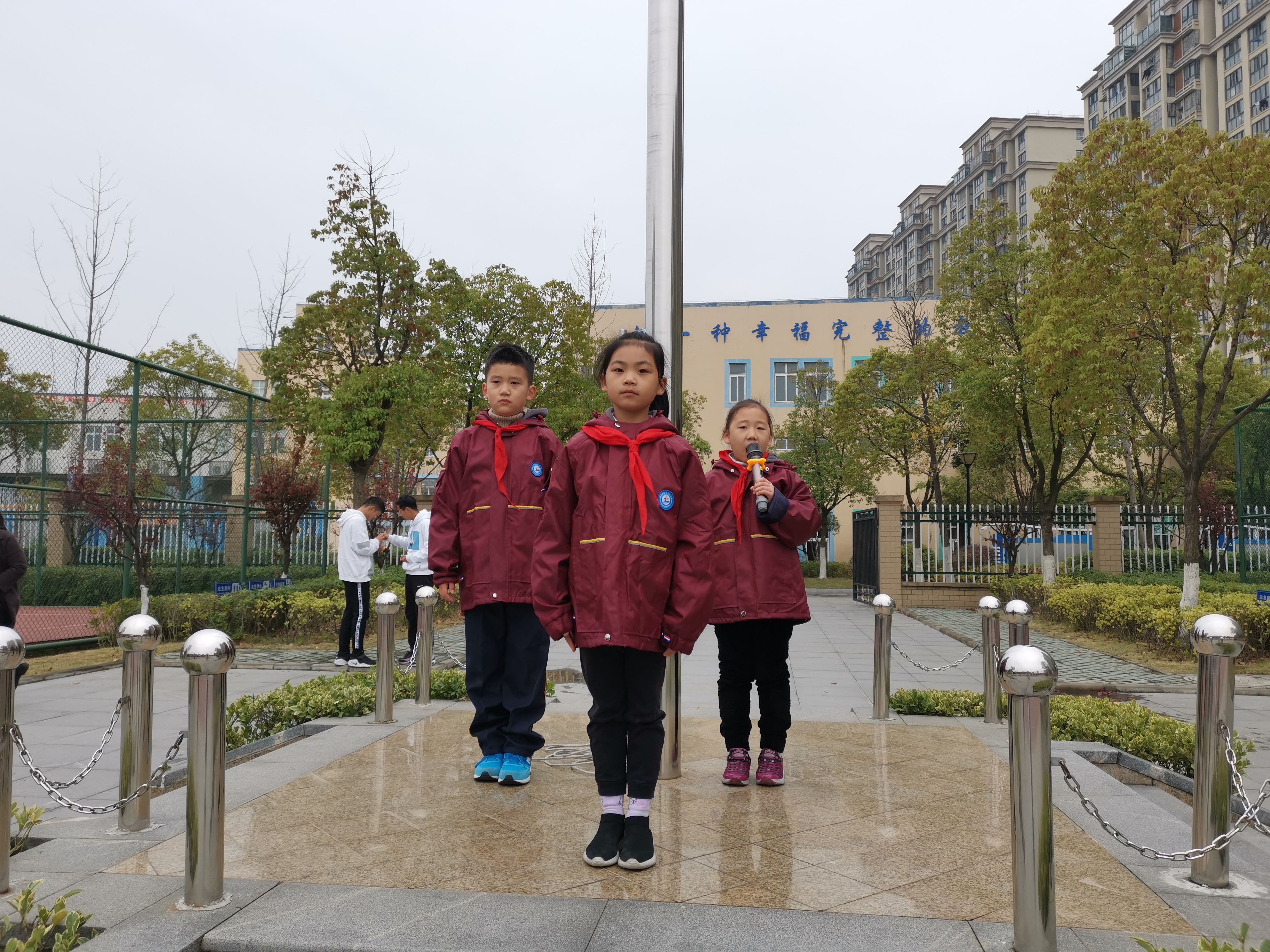 【星光摄小】摄小天佐路校区第13周升旗仪式系列报道—让感恩之花开满校园