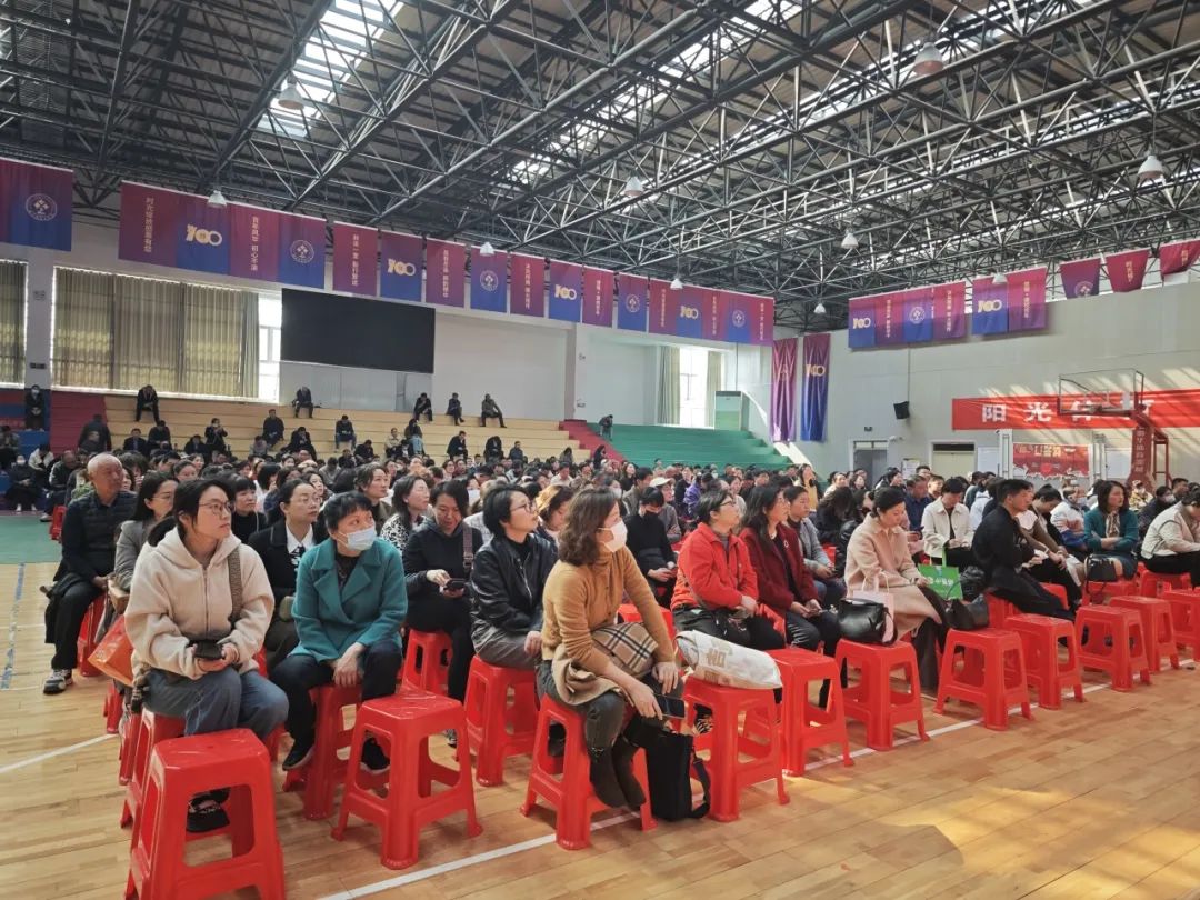【毅行栖中】家校携手，助力高三学子逐梦前行——南京市栖霞中学 2025 届高三家长会圆满举行