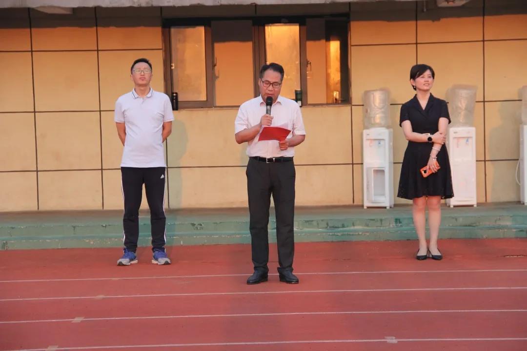 【毅行栖中】看我军容，尽显热血本色 ——高一年级军训结营仪式